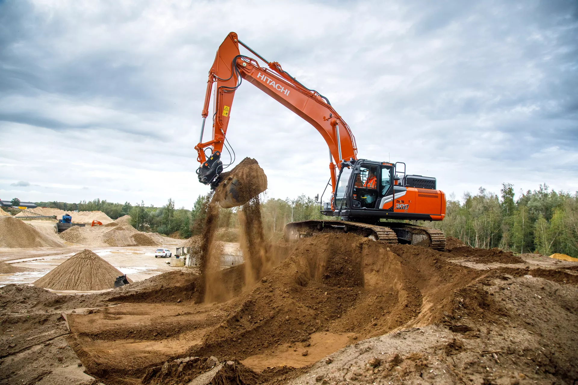 Hitachi LANDCROS ZX300LC-7H at work