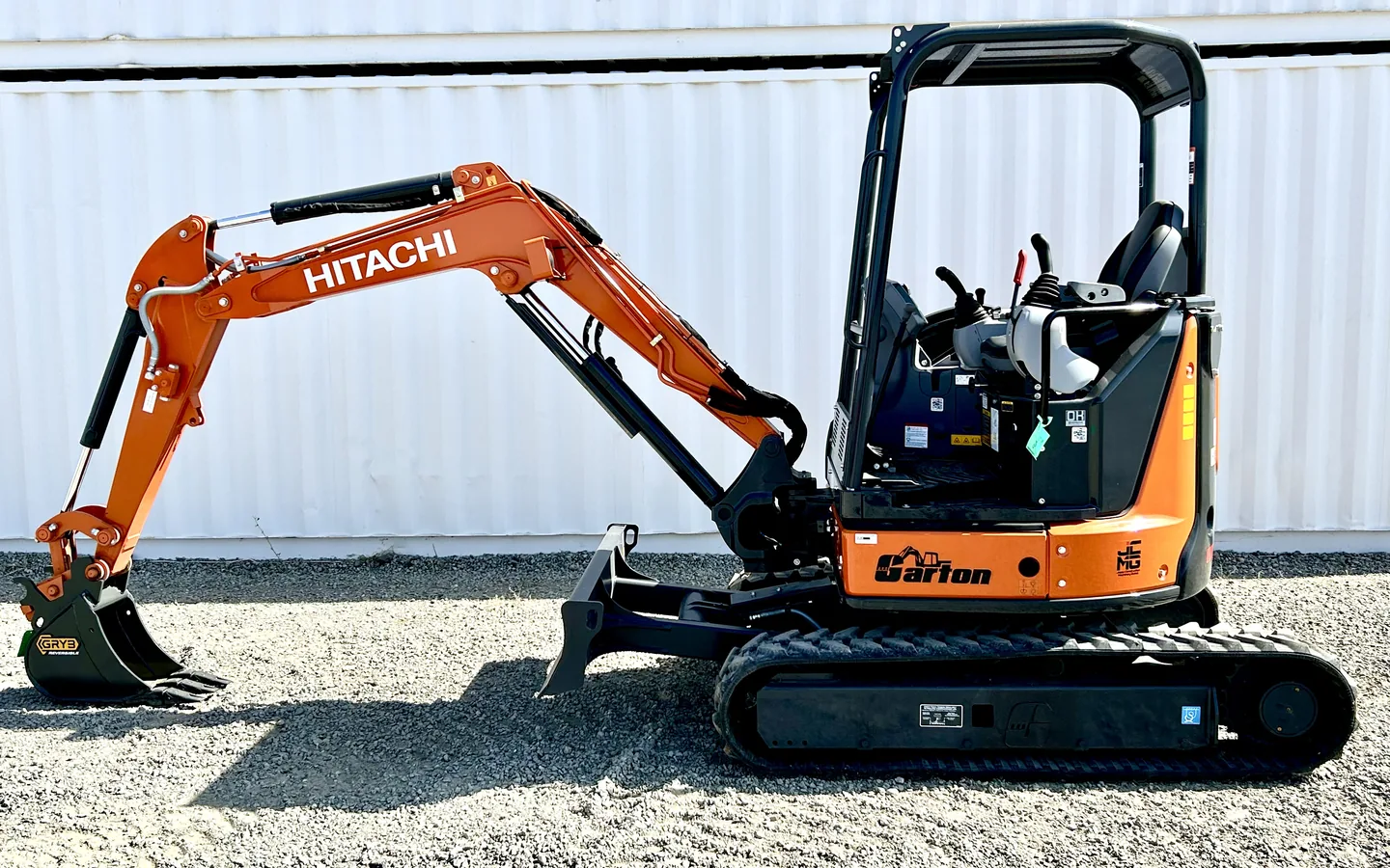 Hitachi LANDCROS ZX30U-5N at work