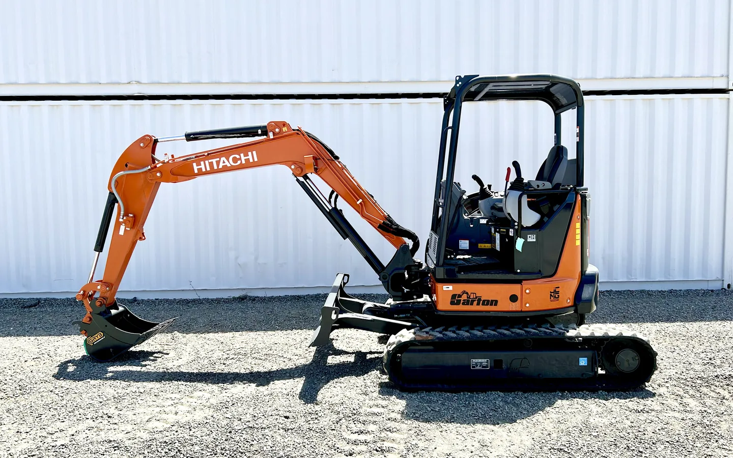 Hitachi LANDCROS ZX35U-5N at work