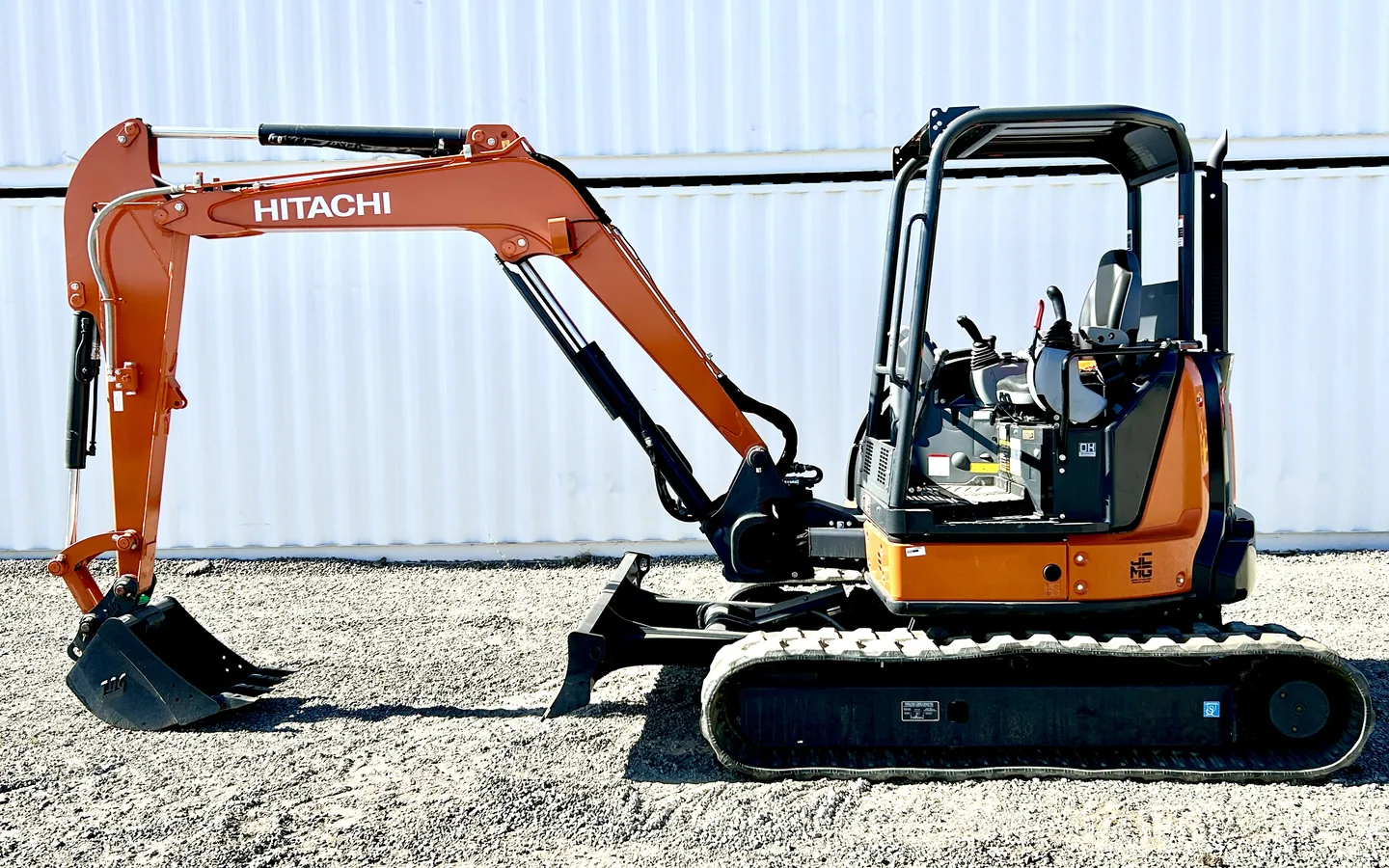 Hitachi LANDCROS ZX50U-5N at work