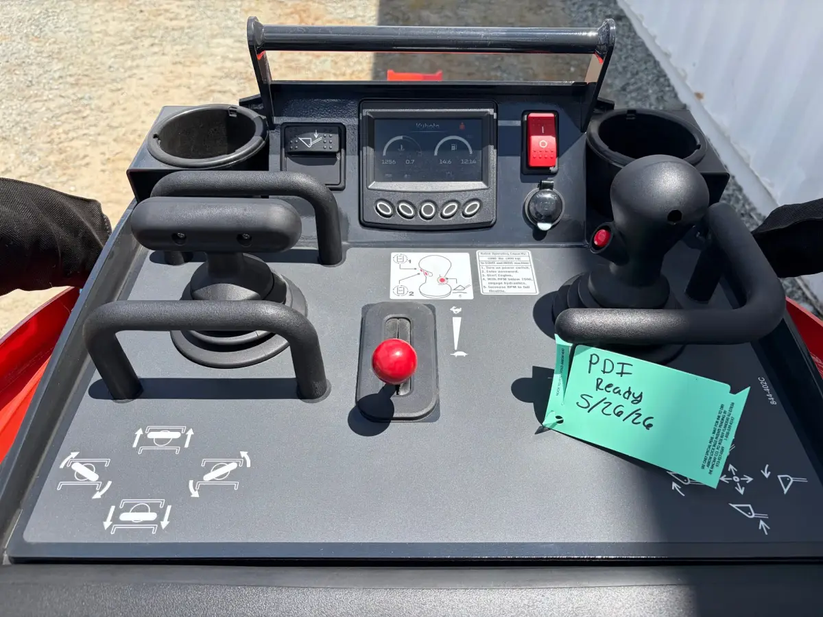Actual stock photo 5 of Kubota Construction SCL1000, stock 025636