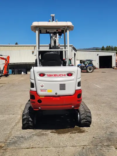Actual stock photo 8 of Takeuchi TB225R, stock 016974