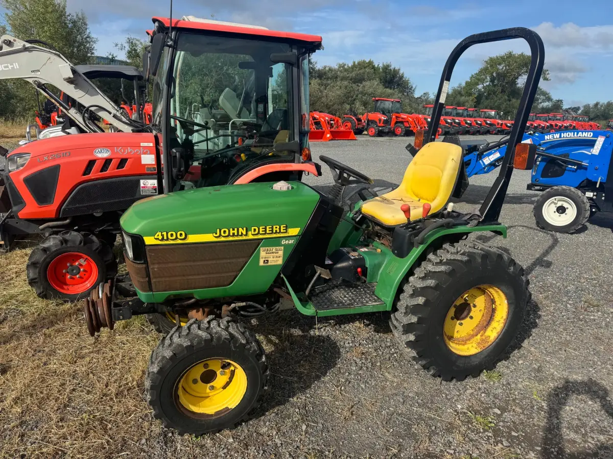 Actual stock photo 2 of 1998 John Deere 4100, stock 028212