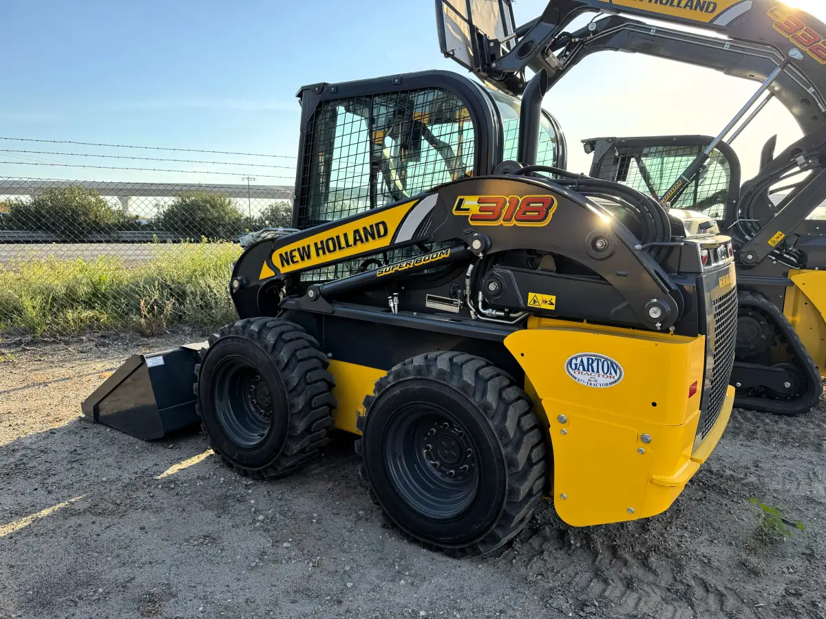 Actual stock photo 3 of New Holland L318, stock F93000