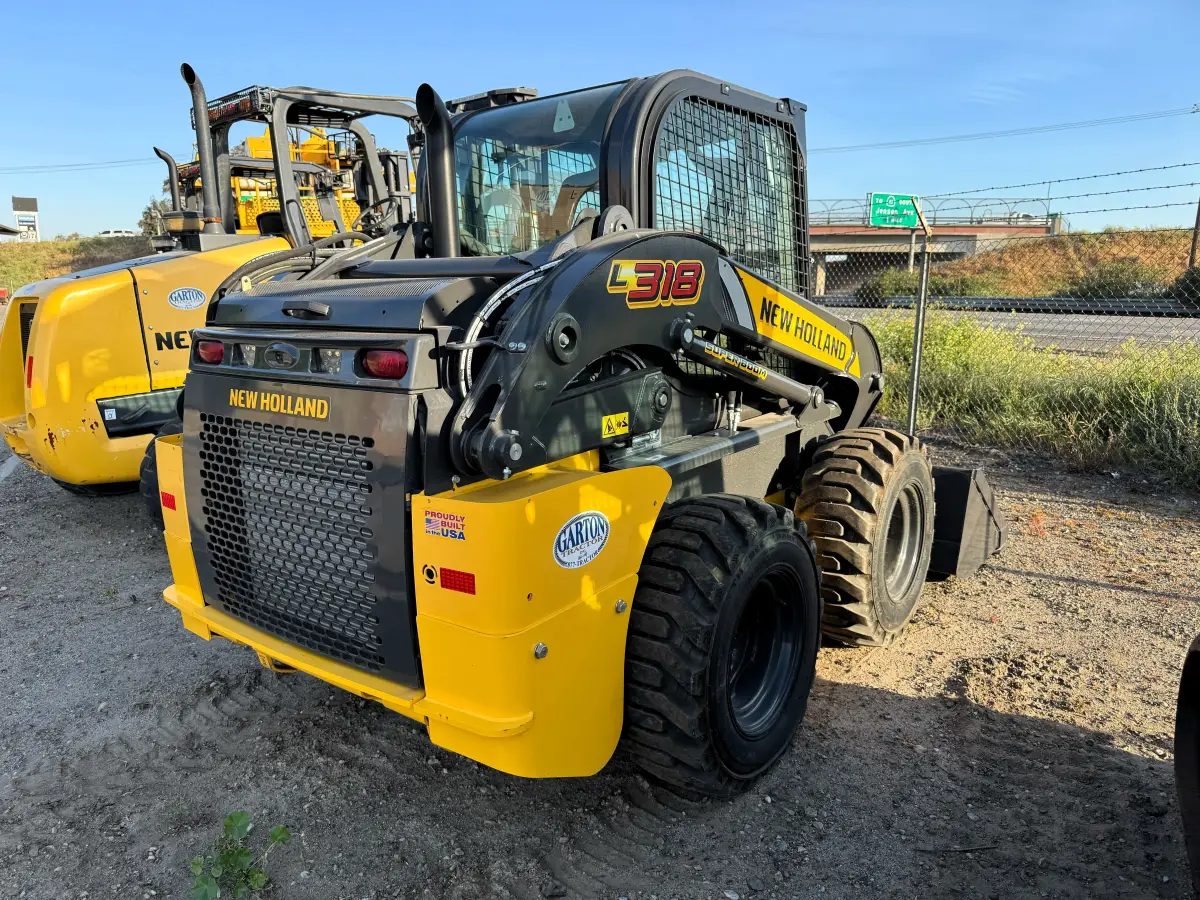 Actual stock photo 4 of New Holland L318, stock F93000