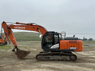 Actual stock photo of Hitachi LANDCROS ZX200-6, stock 017857