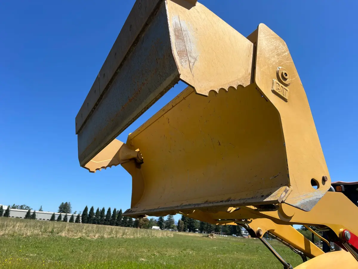 Actual stock photo 5 of CATERPILLAR 415F2 IL, stock 027446