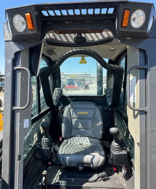Actual stock photo 2 of New Holland L320, stock F93002