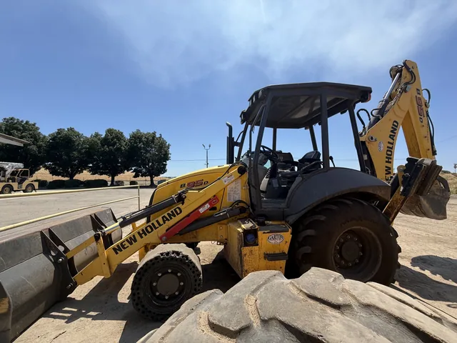 Actual stock photo 2 of 2022 New Holland B95D, stock 000046