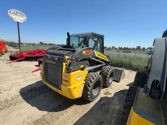 Actual stock photo 4 of New Holland L320, stock F93002