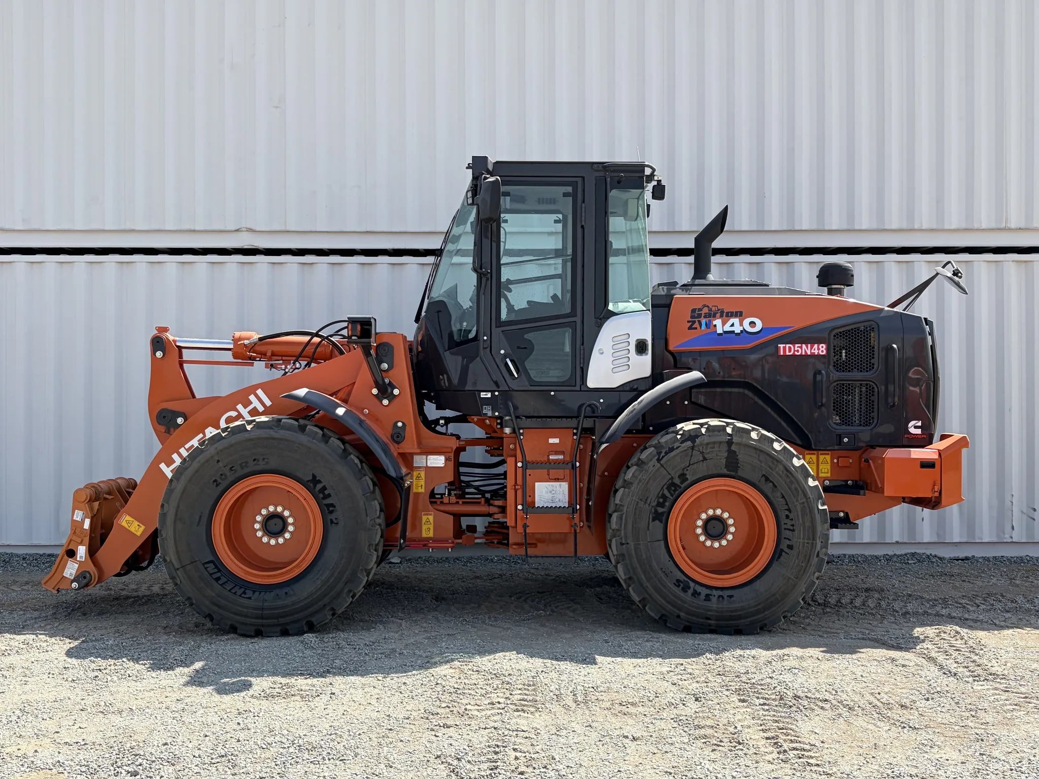 Actual stock photo of Hitachi LANDCROS ZW140-6, stock 008544
