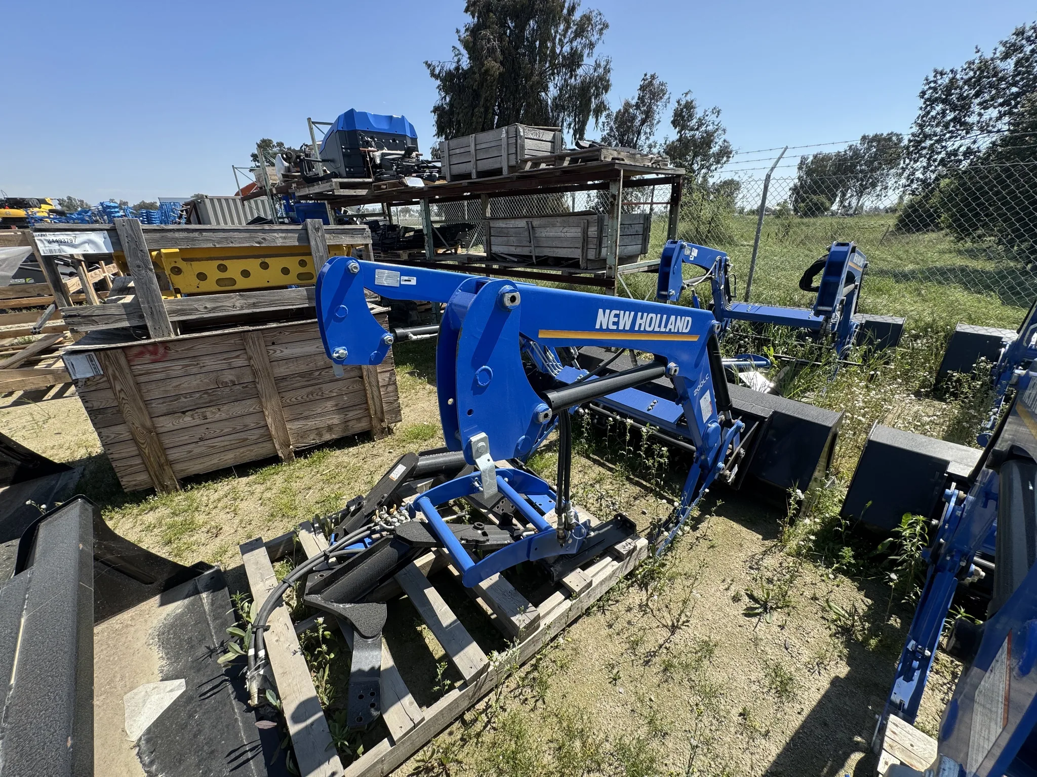 Actual stock photo of New Holland LC200, stock 013710