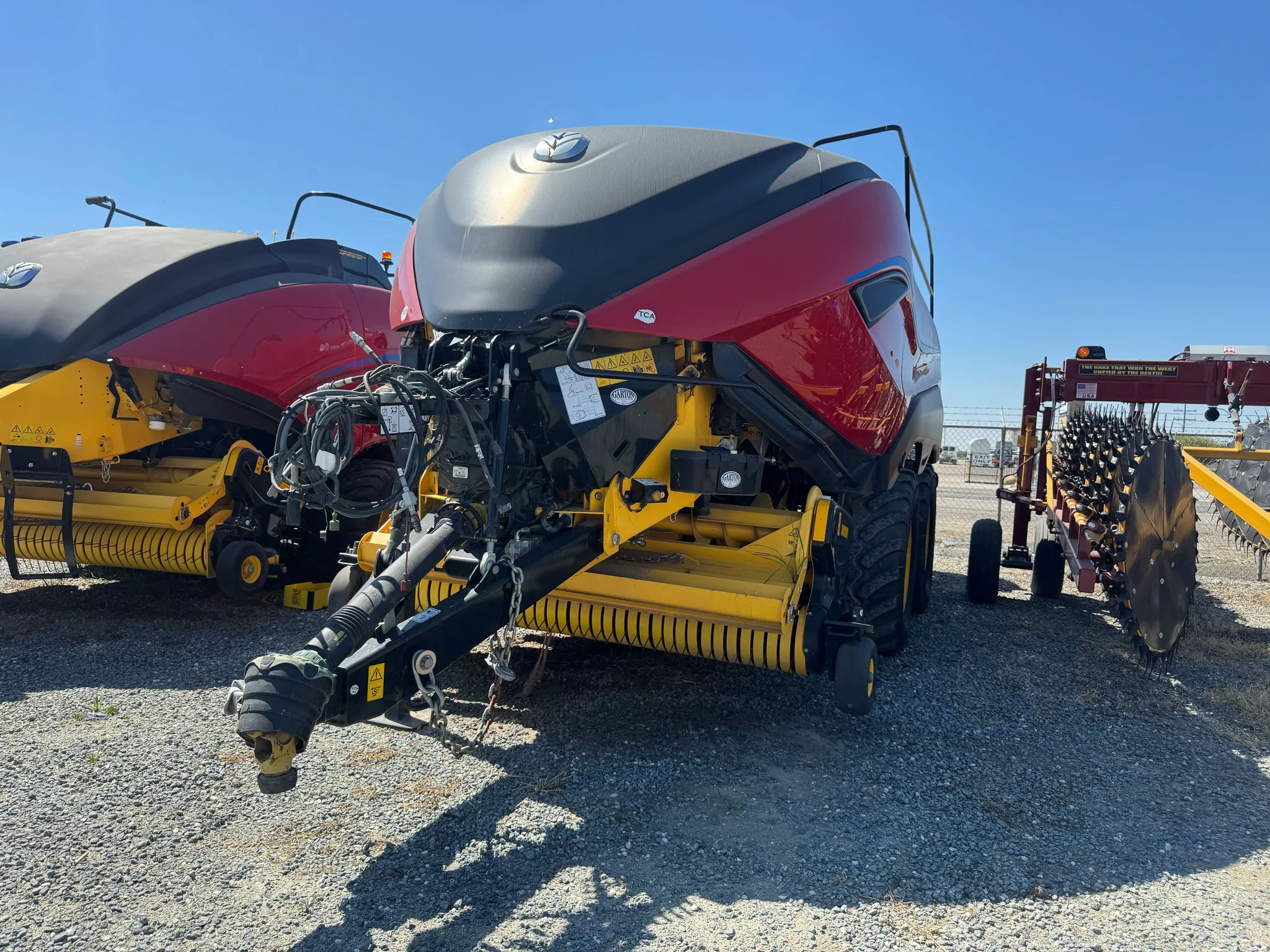 Actual stock photo of New Holland BB340P HD, stock 000014