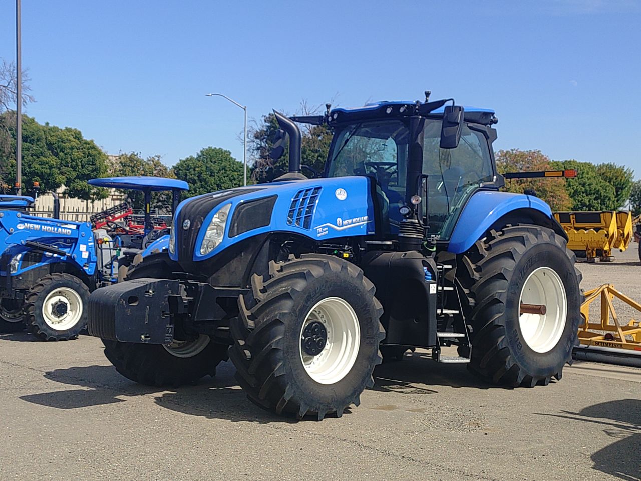 Actual stock photo of New Holland T8.380, stock 008891