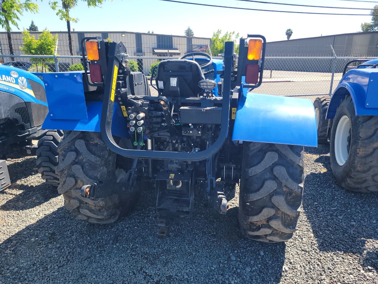 Actual stock photo of New Holland WMR 120, stock 013603