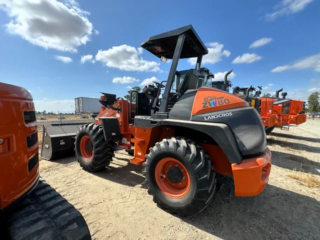 Actual stock photo 5 of Hitachi LANDCROS ZW80-5B, stock 021878