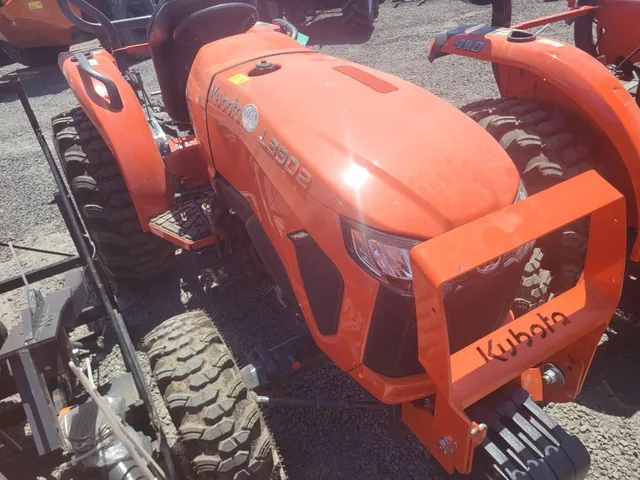 Actual stock photo 2 of 2025 Kubota L3902DT, stock 019154