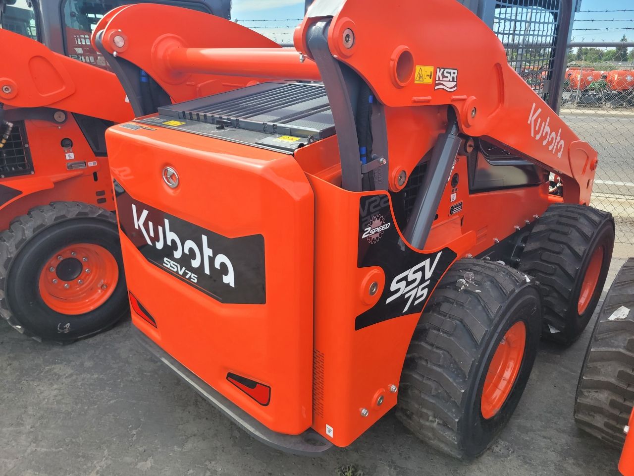 Actual stock photo of Kubota Construction SSV75PHFR, stock 024511