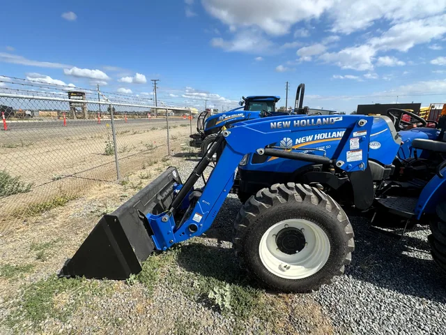 Actual stock photo 2 of 2025 New Holland 611TL, stock 021802