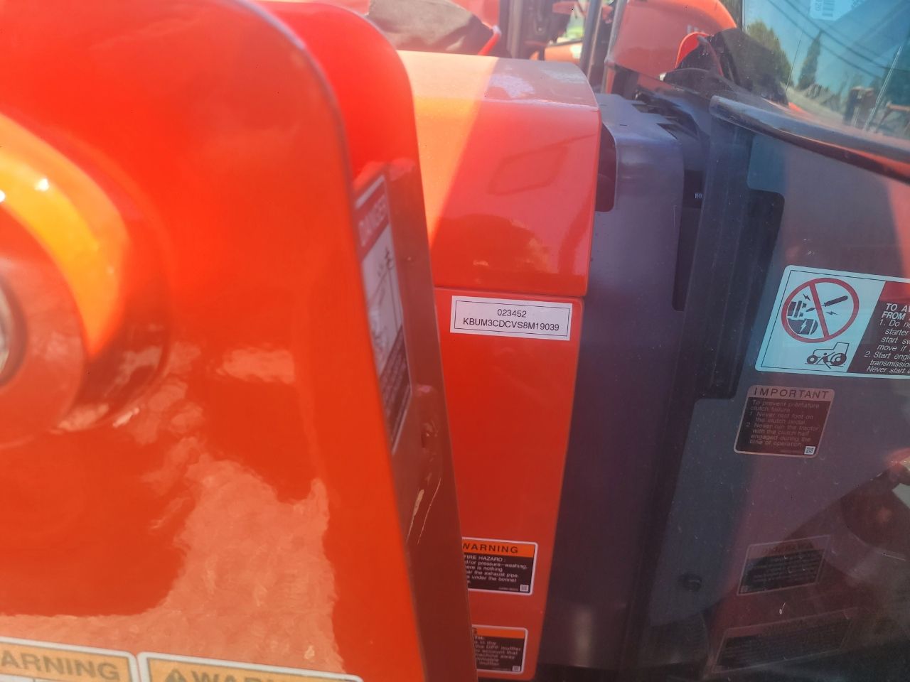 Actual stock photo of Kubota M4-071HDC12, stock 023452