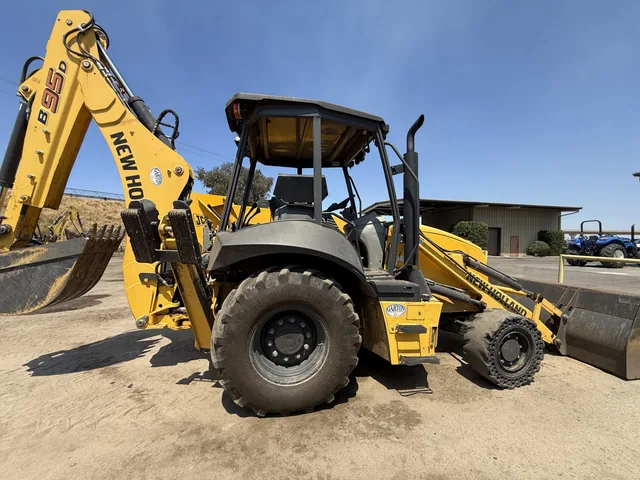 Actual stock photo 4 of 2022 New Holland B95D, stock 000046