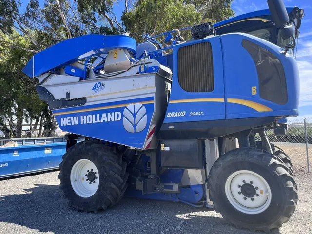 Actual stock photo 2 of New Holland 9090L, stock C91285