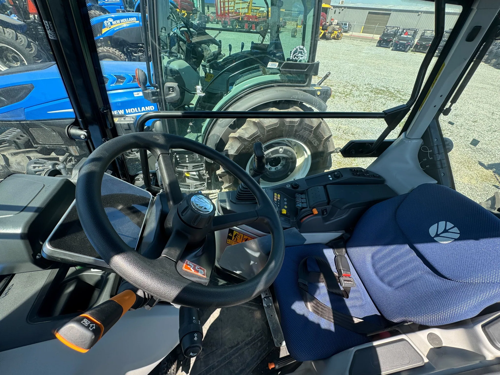 Actual stock photo of New Holland T4.100V, stock 009422