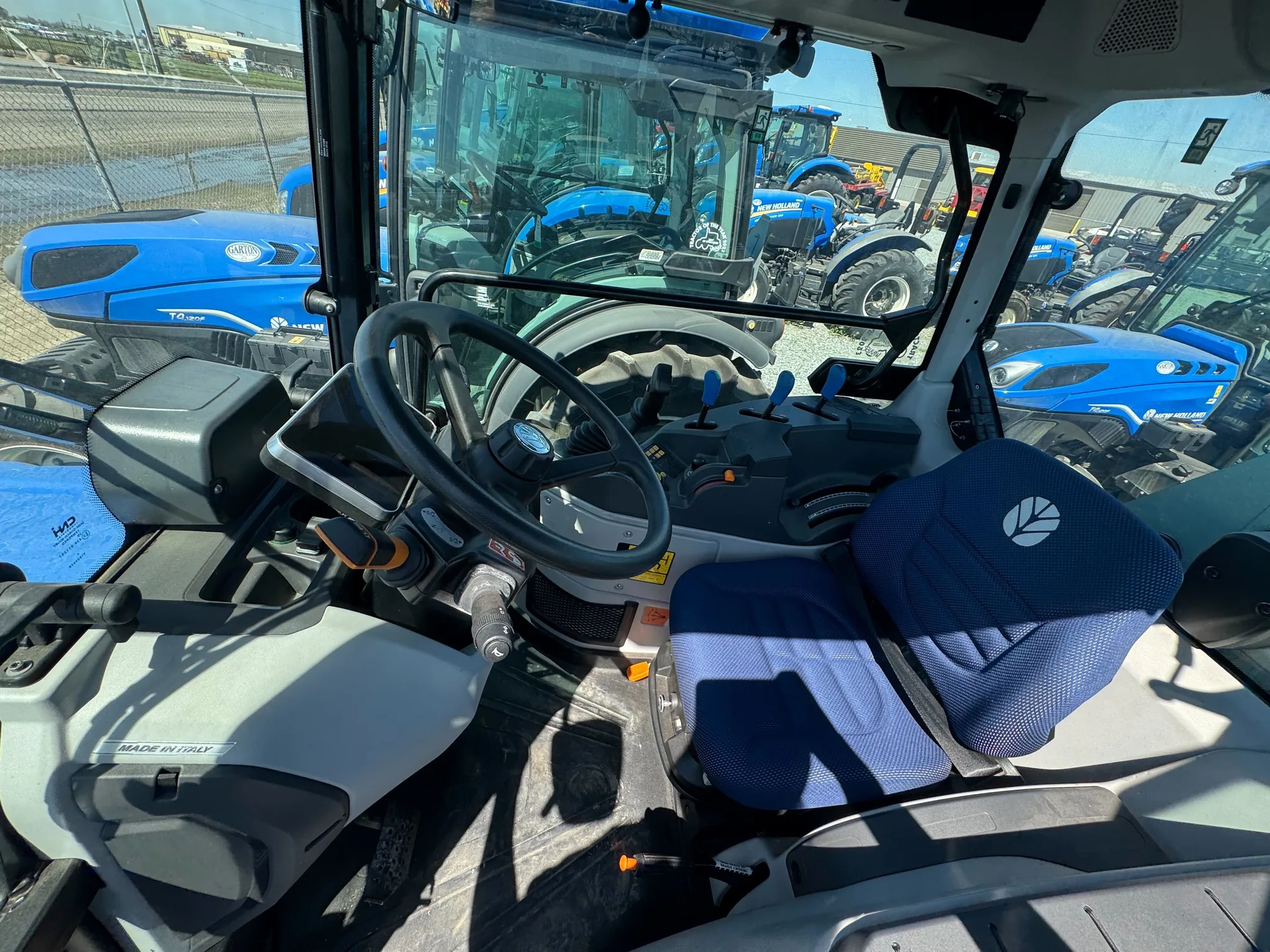 Actual stock photo of New Holland T4.120F T4B, stock 001470