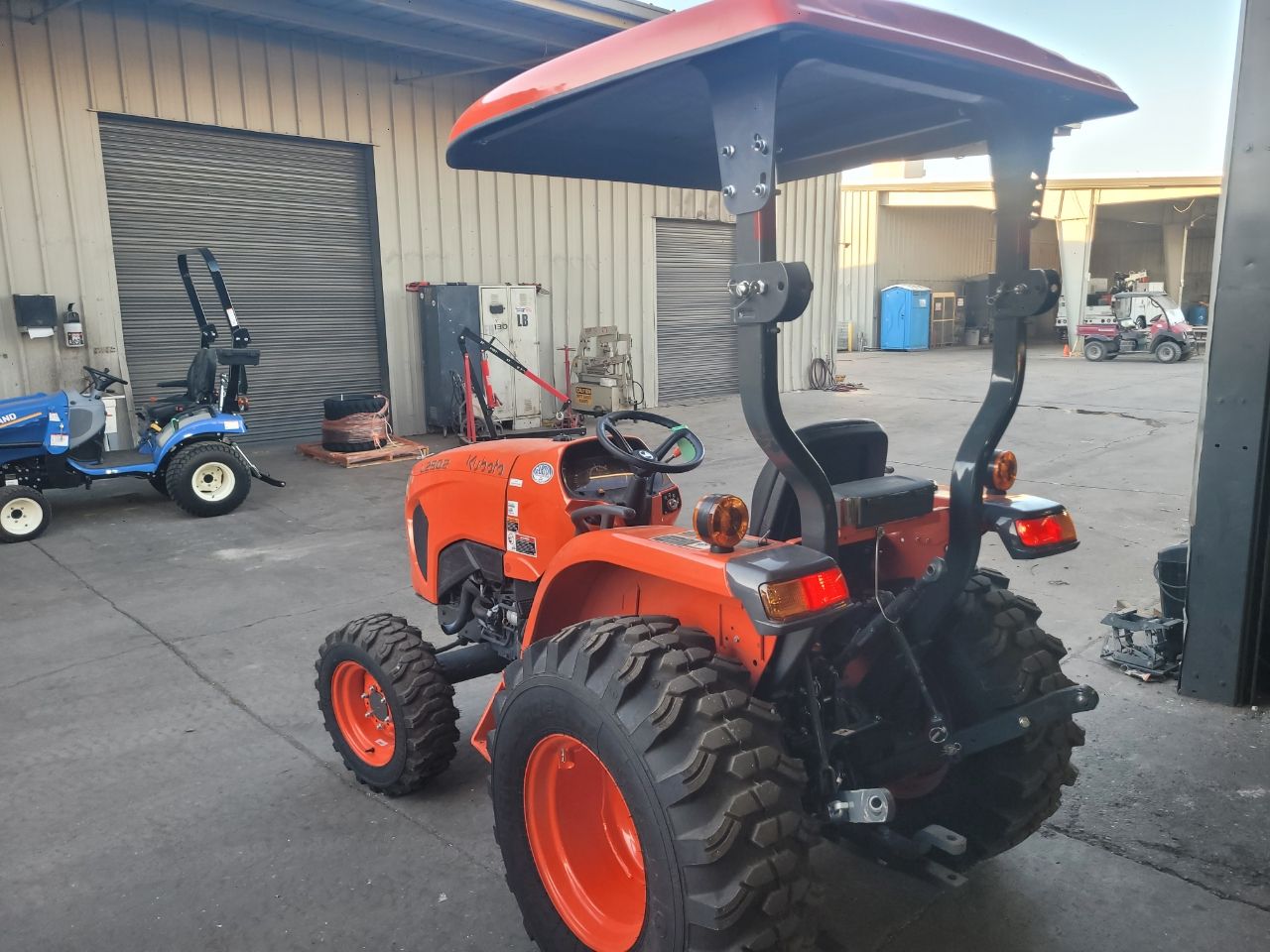 Actual stock photo of Kubota L2502HST, stock 016578