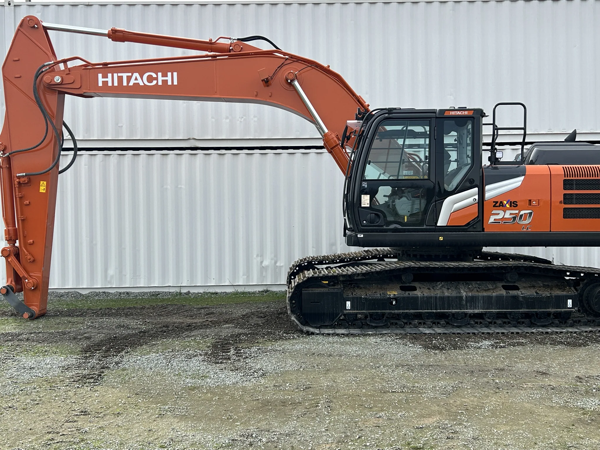 Actual stock photo of Hitachi LANDCROS ZX250LC-7H, stock 018143