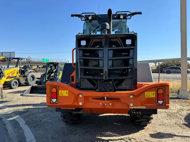Actual stock photo 4 of Hitachi LANDCROS ZW120-7, stock 026392