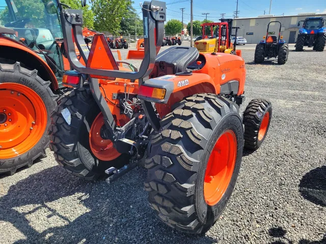 Actual stock photo 2 of Kubota L4701DT, stock 026504