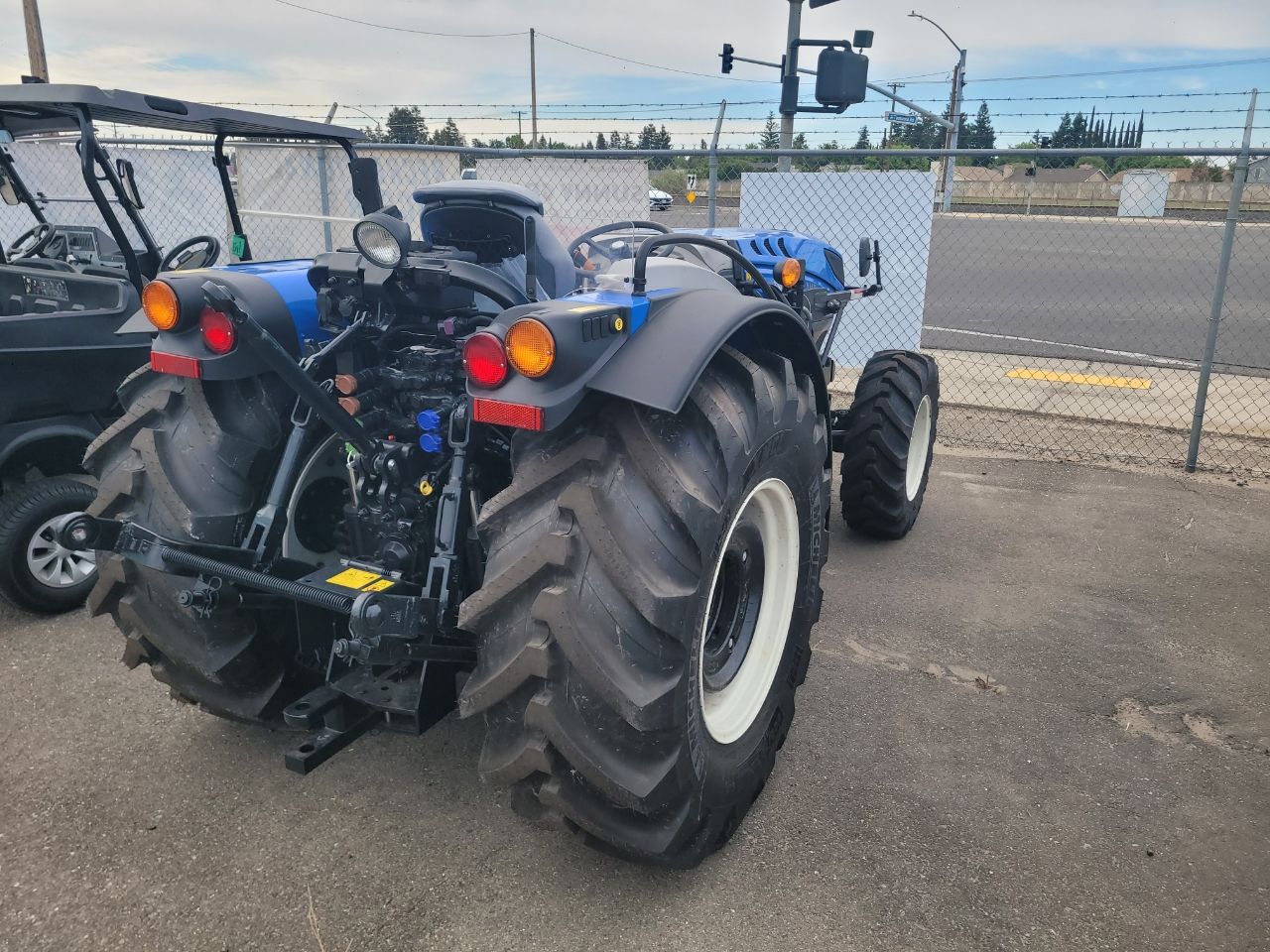 Actual stock photo of New Holland T4.120F T4B, stock 021848