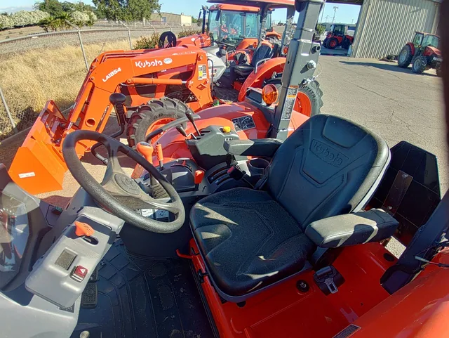 Actual stock photo 7 of Kubota M5-111HD12, stock 021638