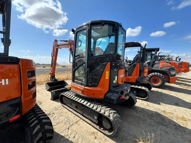 Actual stock photo 3 of Hitachi LANDCROS ZX35U-5N, stock 021886