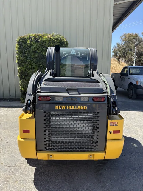 Actual stock photo 4 of 2026 New Holland L320, stock 025927
