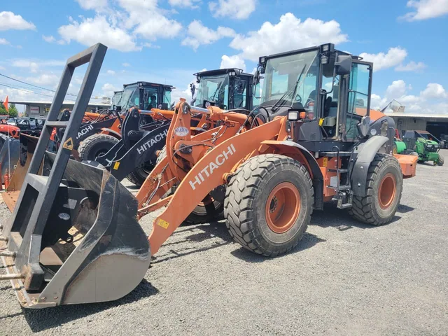 Actual stock photo 2 of Hitachi LANDCROS ZW150-6HL, stock 028019