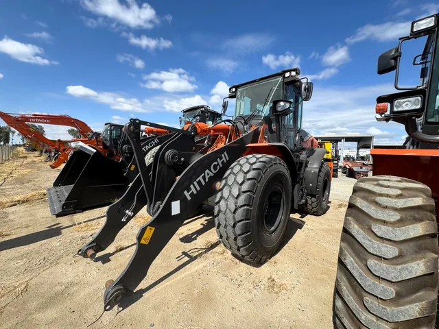 Actual stock photo 3 of Hitachi LANDCROS ZW160-7HL, stock 023578