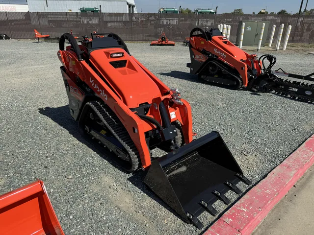 Actual stock photo 2 of Kubota Construction SCL1000, stock 028273