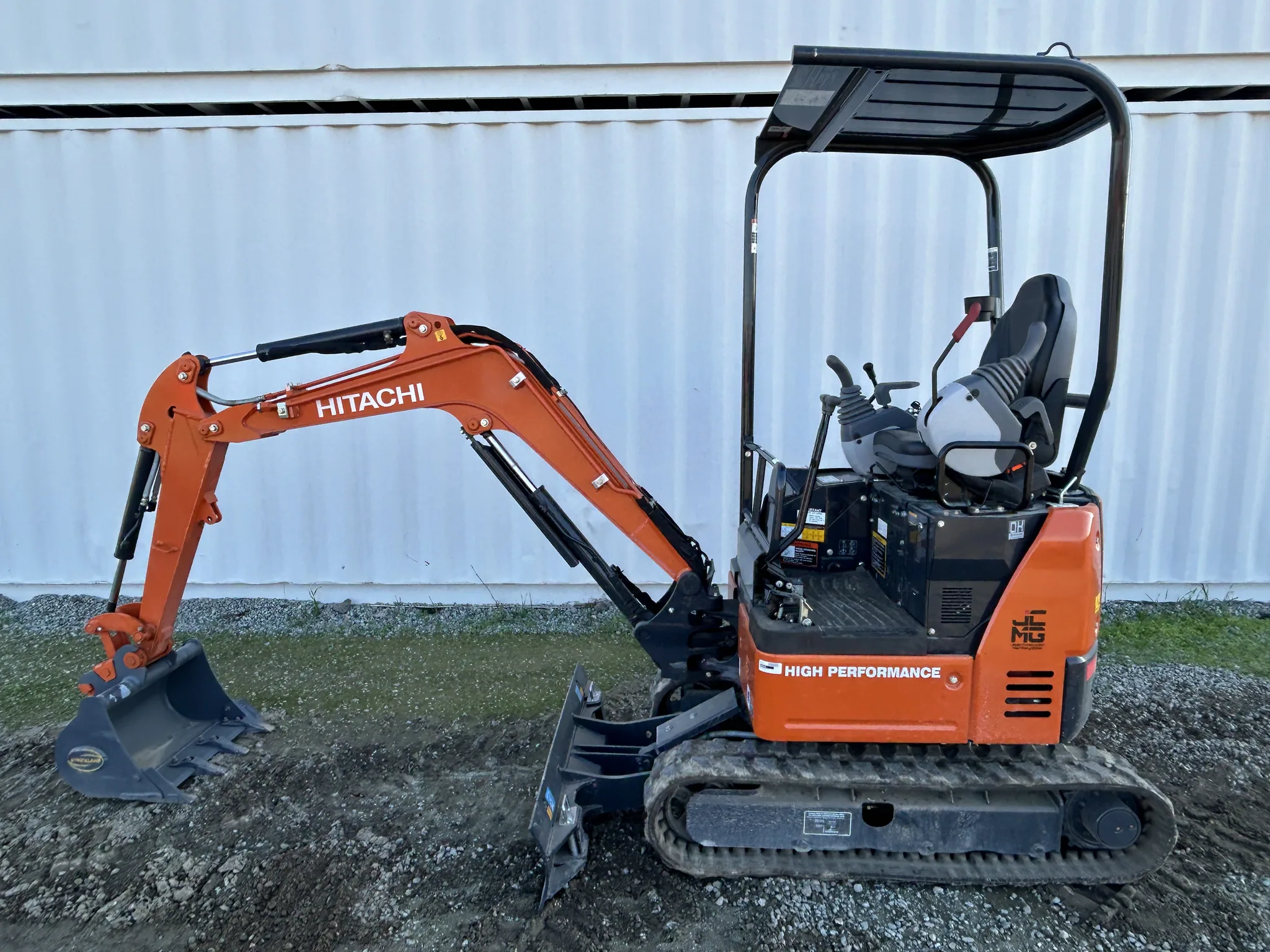 Actual stock photo of Hitachi LANDCROS ZX17U-5N, stock 018140