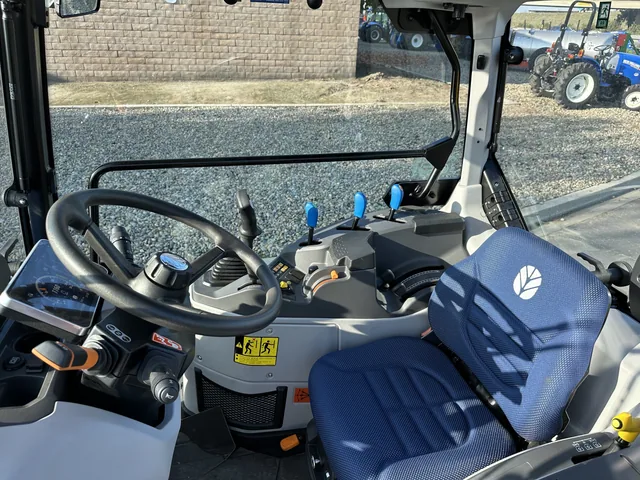 Actual stock photo 5 of 2024 New Holland T4.120F T4B, stock 006673