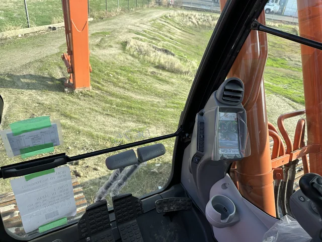 Actual stock photo 5 of Hitachi LANDCROS ZX300LC-6, stock 004882