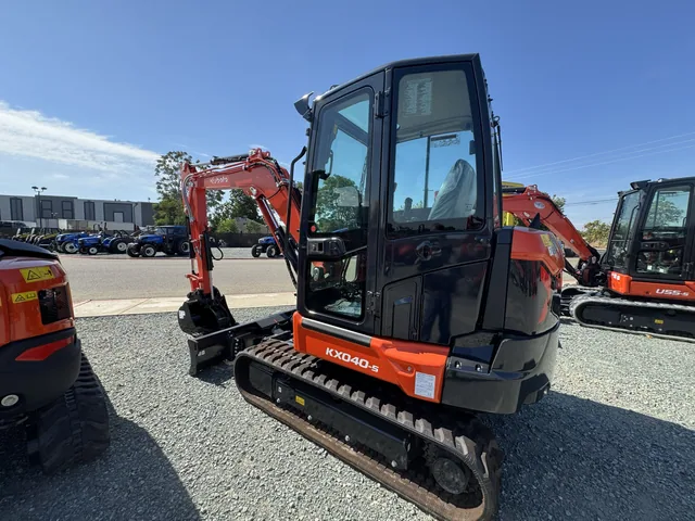 Actual stock photo 3 of Kubota Construction KX040-5R3TP, stock 026688