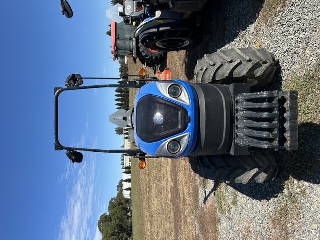 Actual stock photo 3 of 2023 New Holland T4.100V T4B, stock 002237