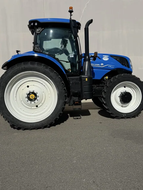 Actual stock photo 2 of 2024 New Holland T7.230 CVT, stock 010367