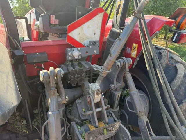 Actual stock photo 3 of 2017 Massey Ferguson 6713, stock 028700