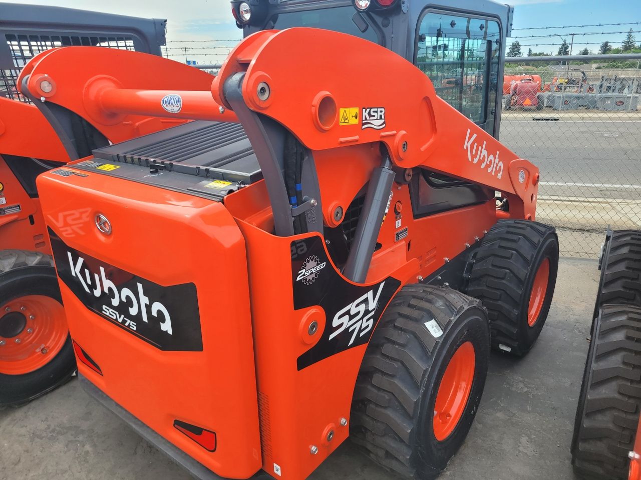 Actual stock photo of Kubota Construction SSV75HFRC, stock 024510