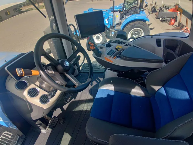 Actual stock photo 4 of 2023 New Holland T8.380, stock 008891