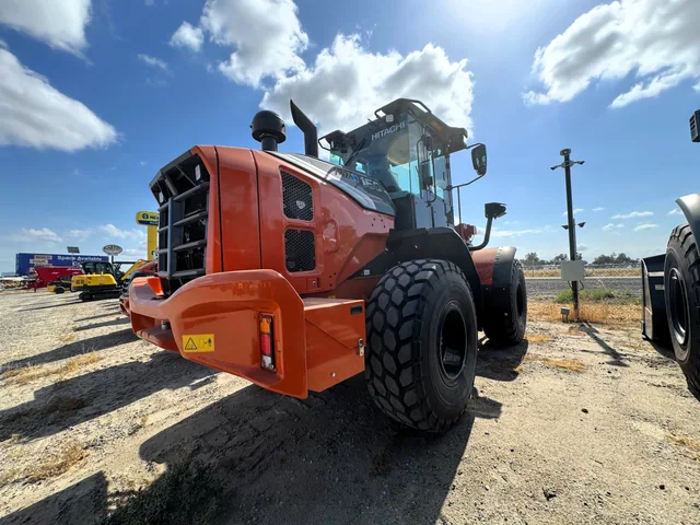 Actual stock photo 2 of Hitachi LANDCROS ZW160-7HL, stock 023578