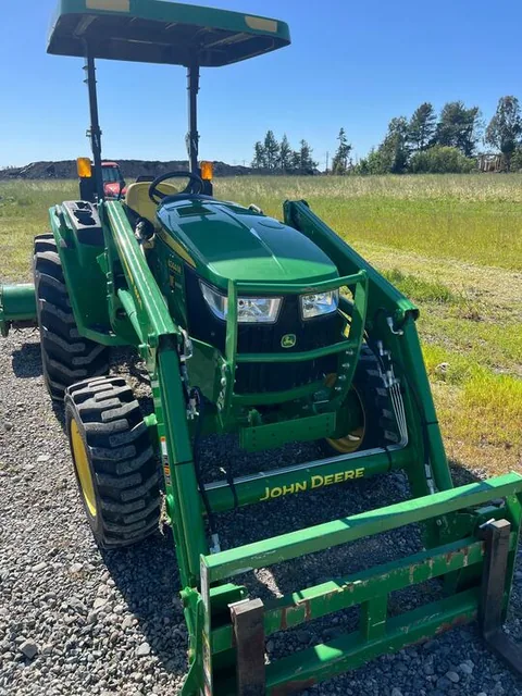 Actual stock photo 3 of John Deere 4044M, stock 027901